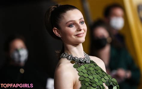 THOMASIN MCKENZIE Nude